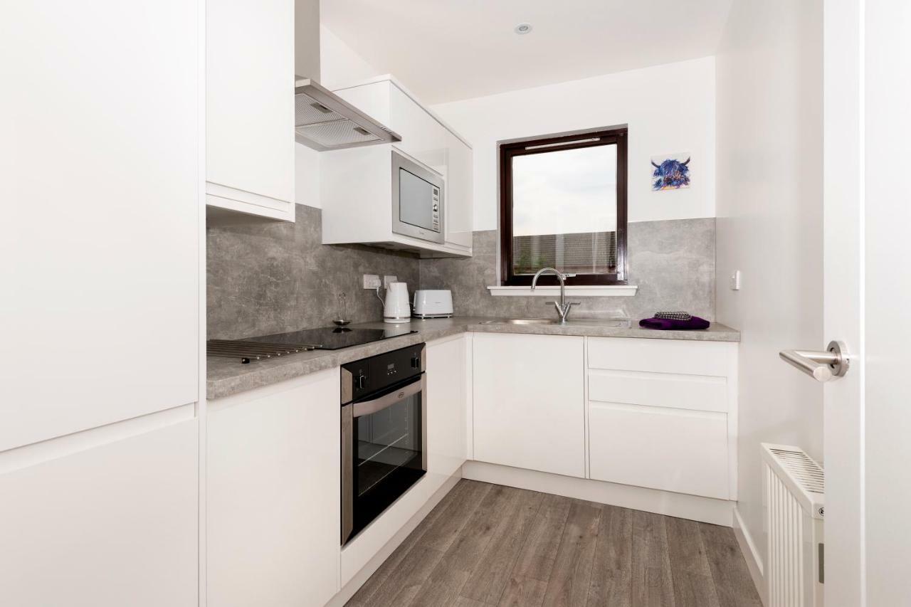 Apartment No. 6 *