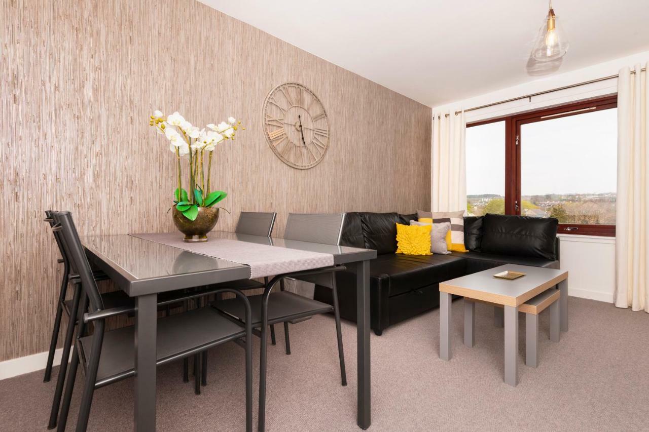 No. 6 Apartment *