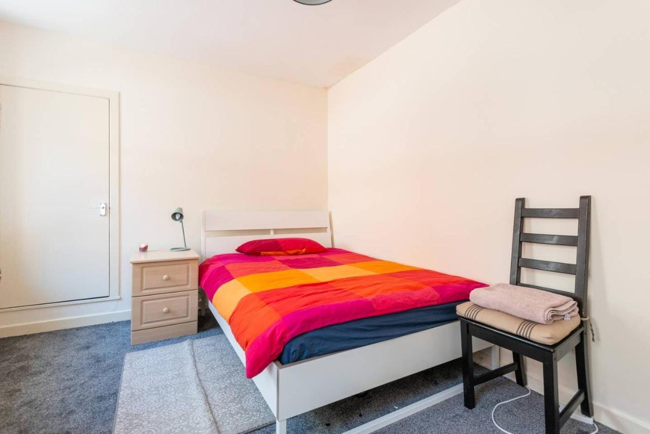 Centre 2 Bed - Baron Taylor Street *