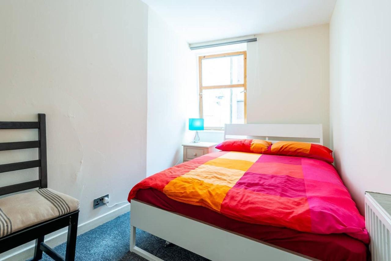 Centre 2 Bed - Baron Taylor Street Apartment *